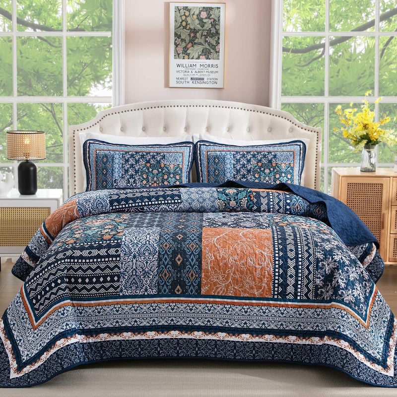 WONGS BEDDING طقم لحاف WONGS BEDDING باللون الأزرق الداكن مقاس كوين، طقم مفرش سرير بوهيمي مرقع، طقم مفارش سرير بنمط زهور قابلة للعكس لجميع المواسم (96 بوصة × 90 بوصة) - Image 1